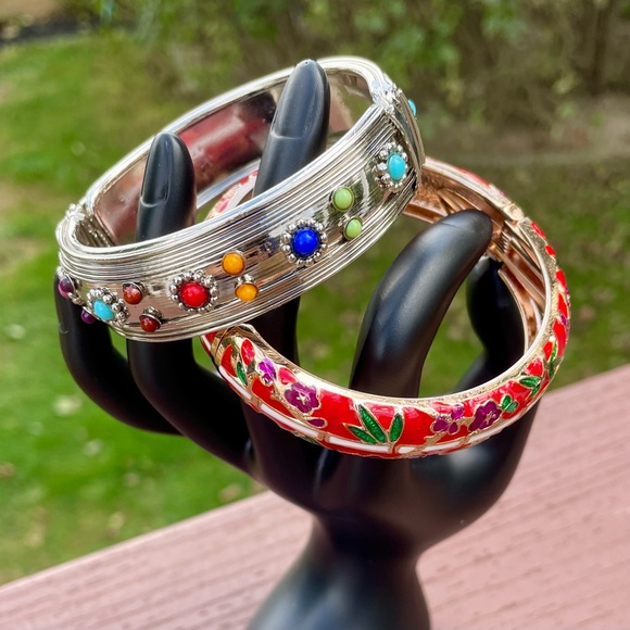 NWOT Hawaii Floral Hinged Bangle Bracelet - Picture 10 of 10